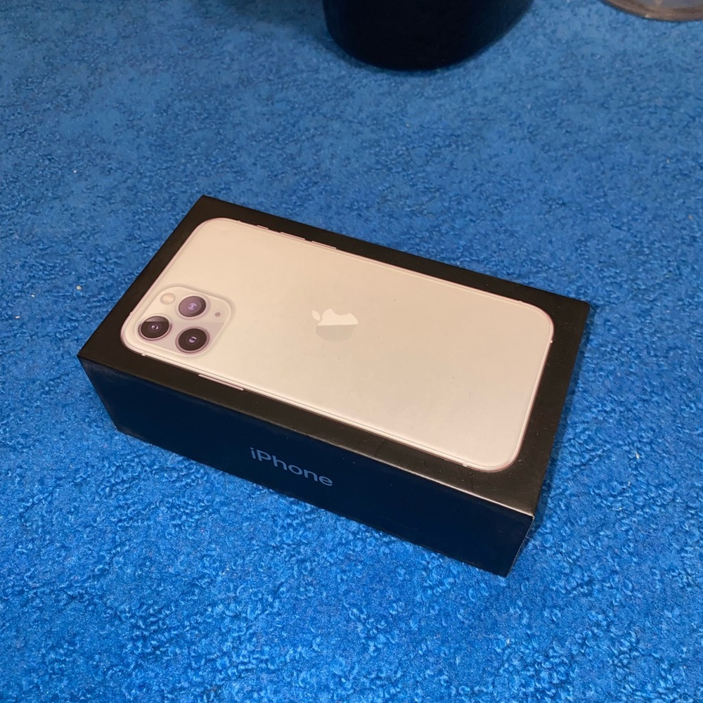 iPhone 11 pro box